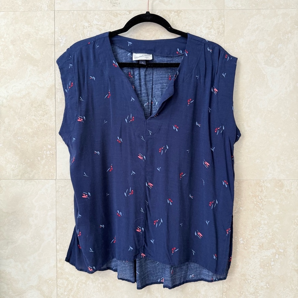 Universal Thread Small Navy Floral V Neck Blouse Cap Sleeve